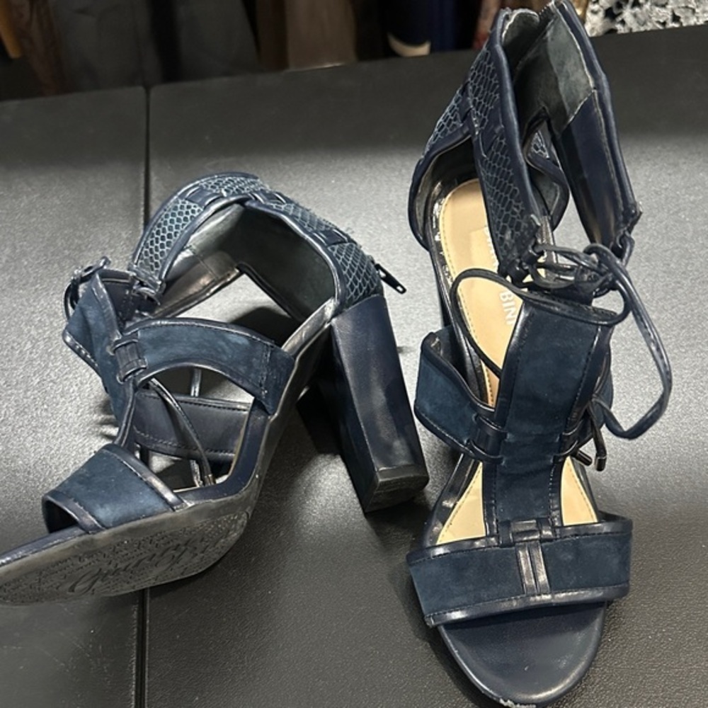 Gianni Bini Elegant Navy open toe square Heels with ankle tie size 7.5